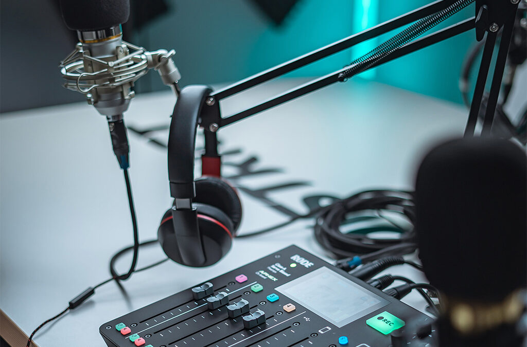 Unternehmens Podcast produzieren – Darauf müssen Sie achten